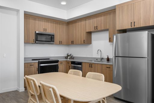 918 at Eastchester - Luxury Downtown One-Bedroom Apartment – photo 1