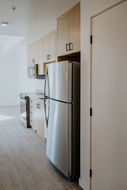 The Cue - Luxury Downtown Courtyard-Facing One-Bedroom Apartment – photo 1