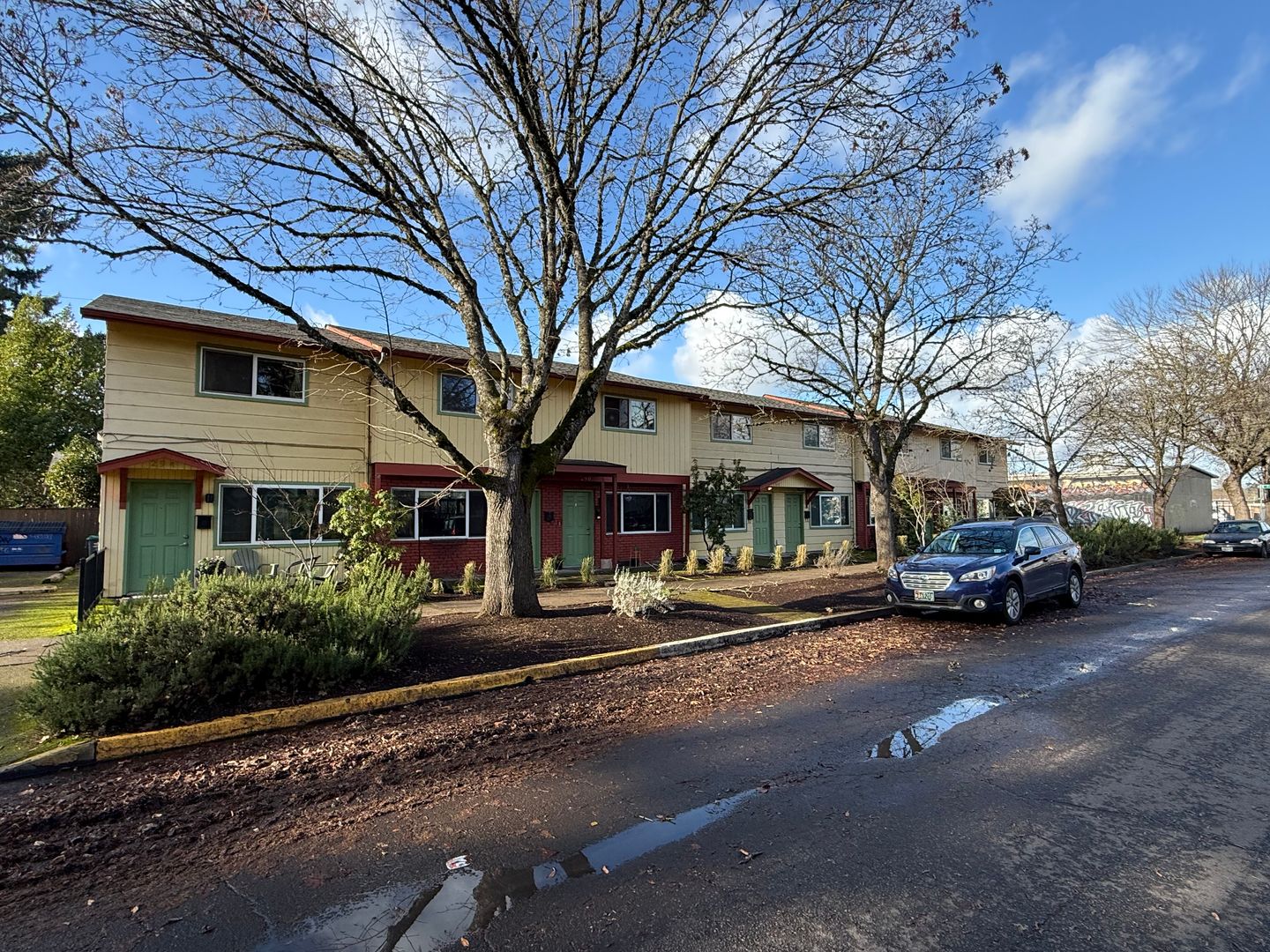 Eugene Apartment: 280 Jackson St