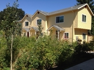 Gorgeous 1 BD/1.5 BA townhouse with A/C in the Whiteaker near the river! – photo 1