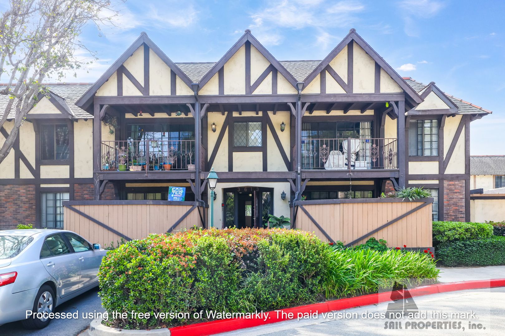 Santa Ana Townhome: 3613 S Bear #B