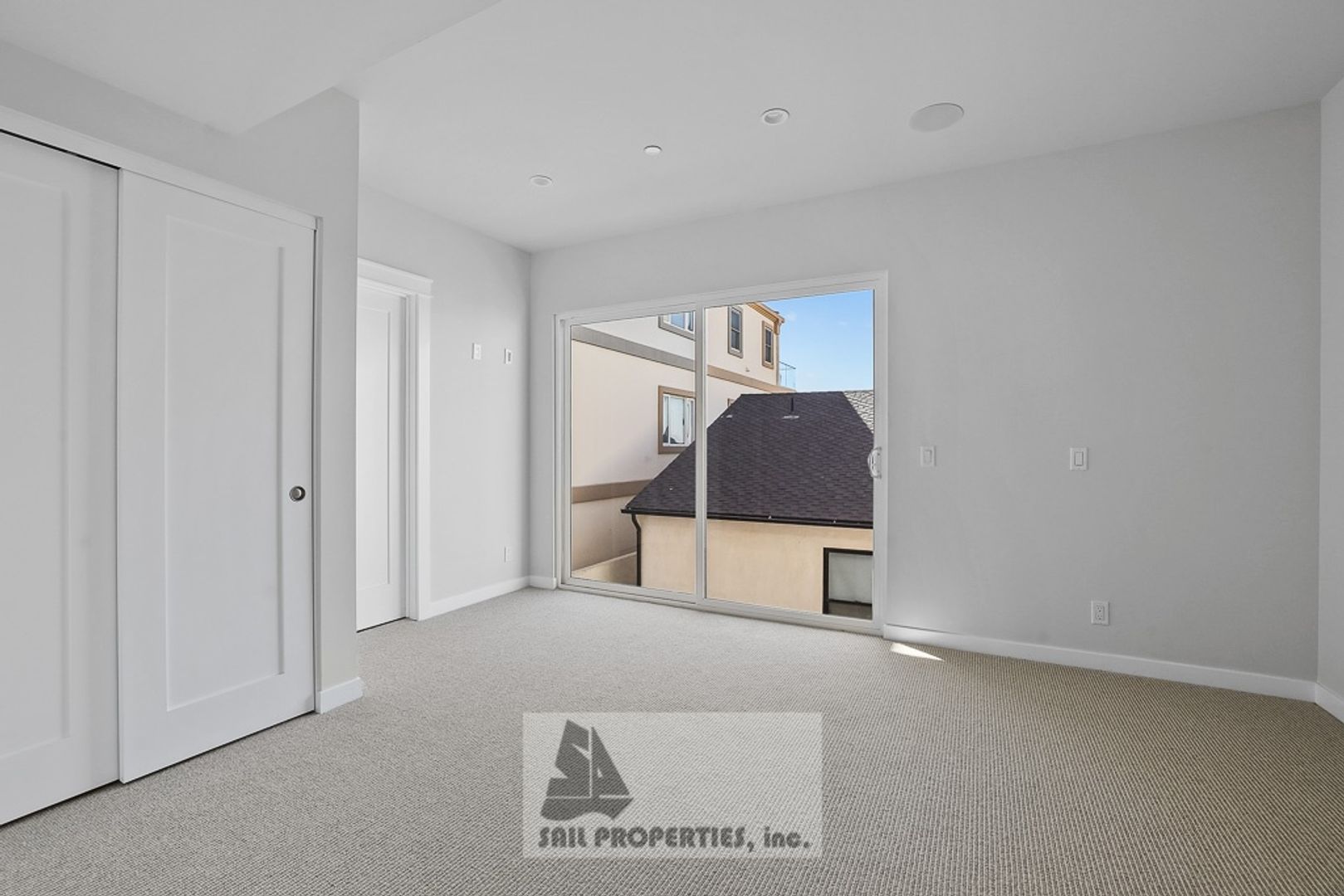 Discover a thoughtfully updated 2‑bedroom, 4‑bath duplex in Huntington Beach offering ocean views and a range of modern touches 8 of 12