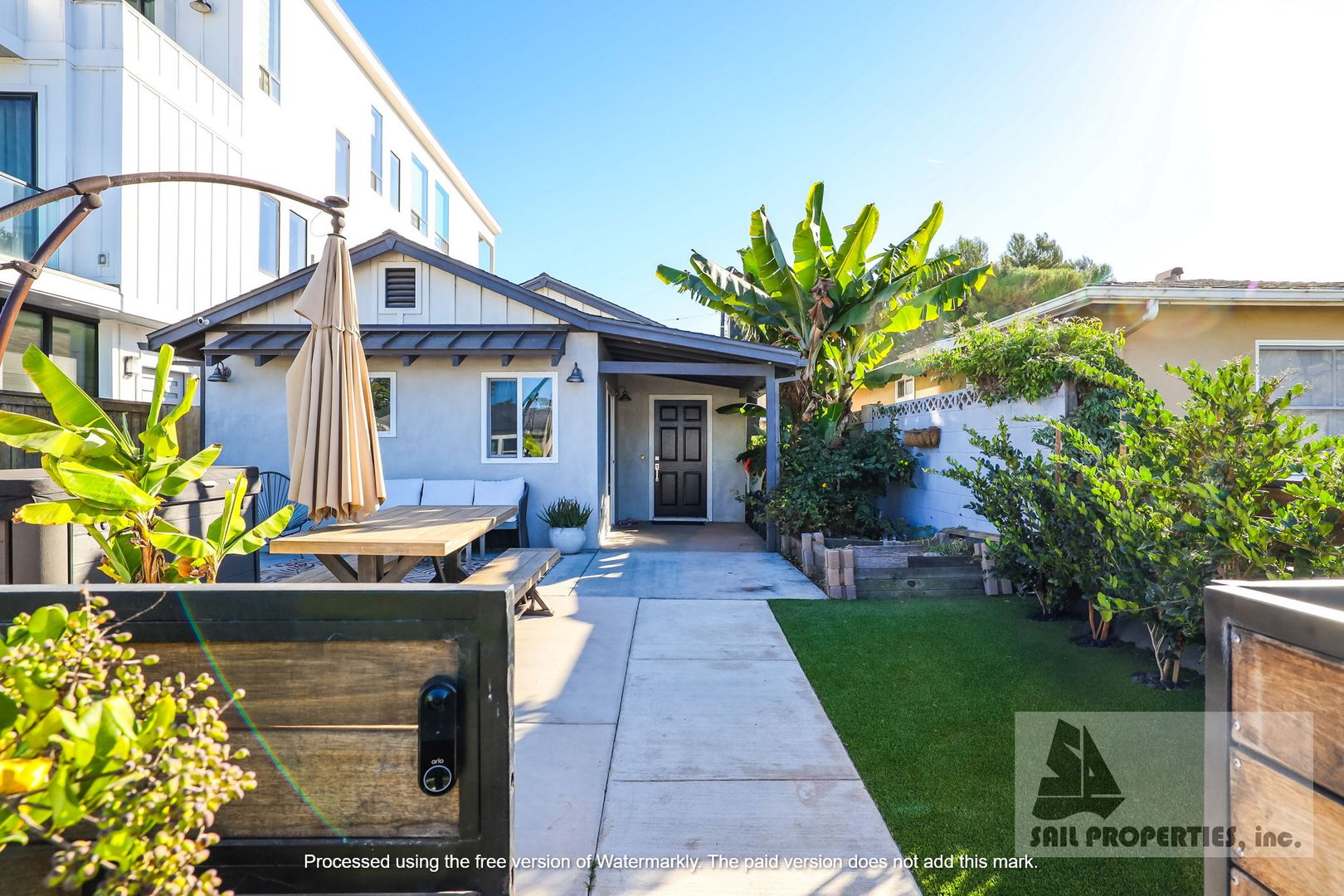 Huntington Beach House: 630 Indianapolis Ave