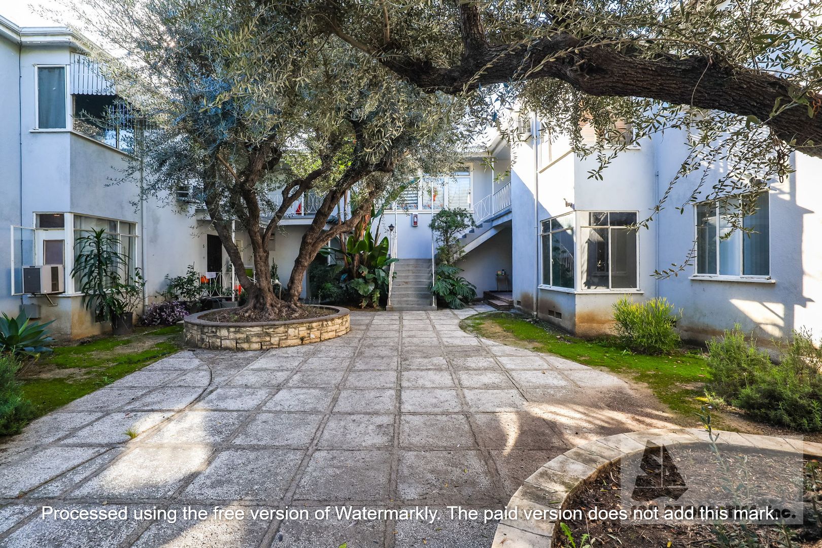 Long Beach Townhome: 1014 E Carson #12