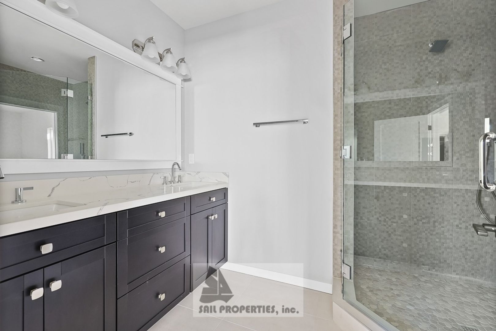 Discover a thoughtfully updated 2‑bedroom, 4‑bath duplex in Huntington Beach offering ocean views and a range of modern touches 11 of 12