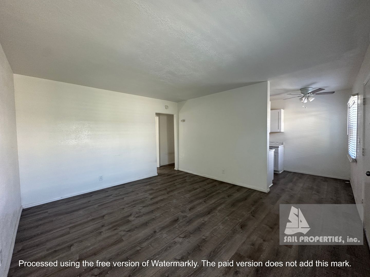 Paramount Apartment: 14416 Orange Ave