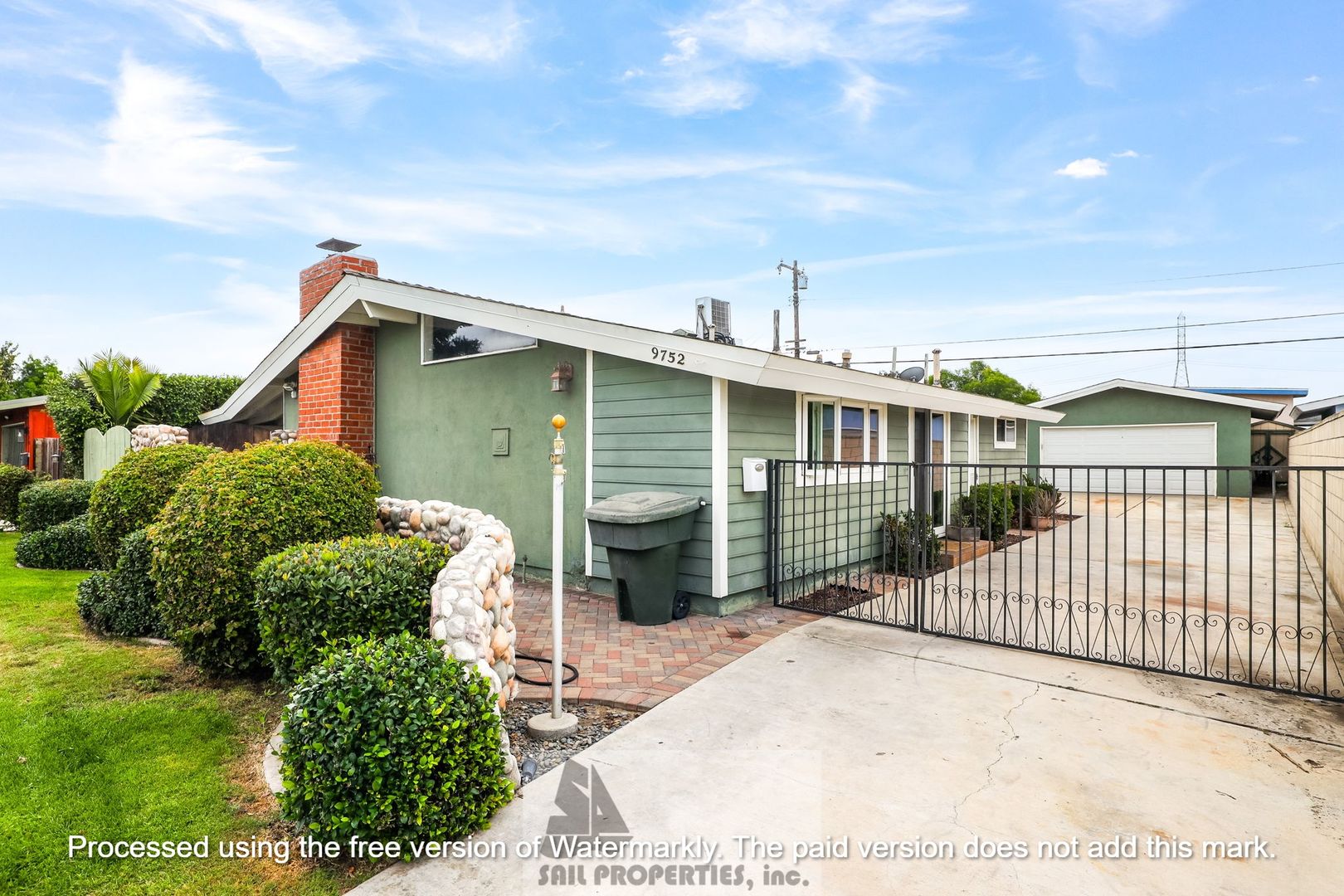 Anaheim House: 9752 Harle Ave