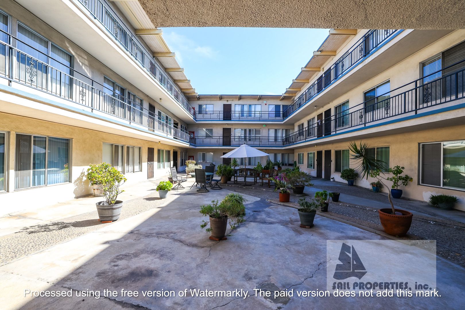 Long Beach Condo: 528 Cedar Av #3D