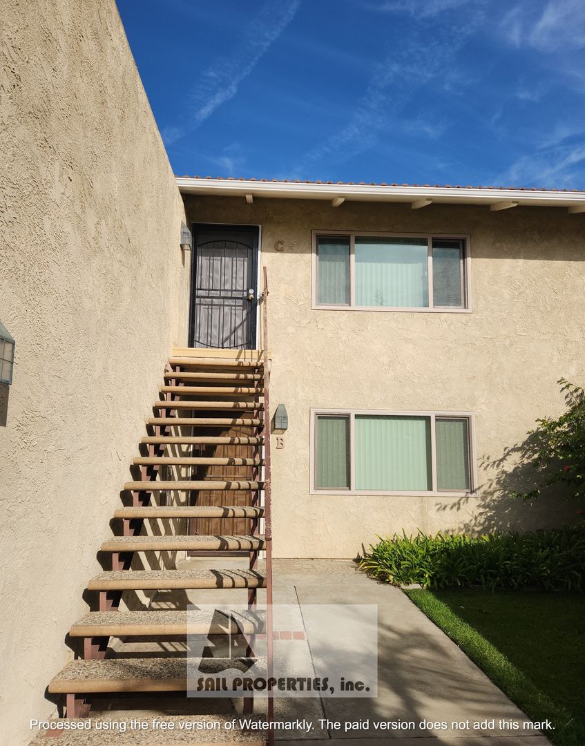 Huntington Beach Apartment: 16551 Le Grande Ln.