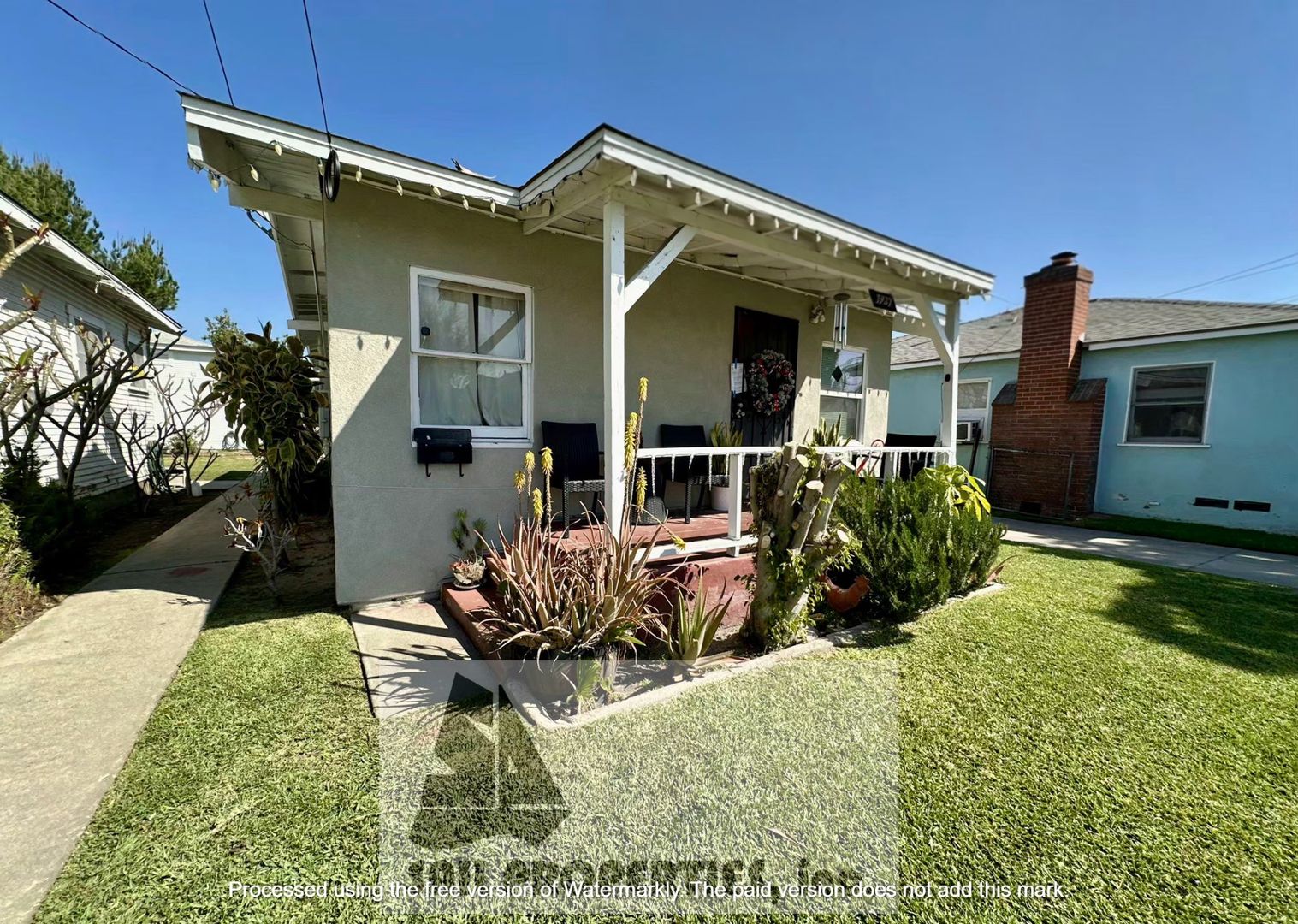 Cudahy Apartment: 3925 Flower St.