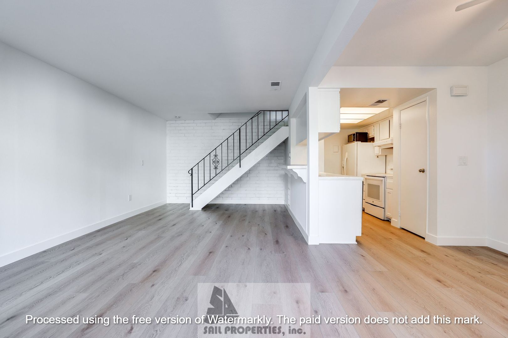 Huntington Beach Condo: 16394 Del Oro Cir #CI135