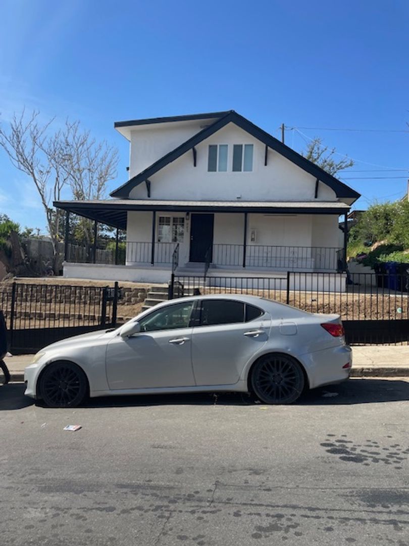 San Diego Apartment: 402-408 Olivewood Terrace