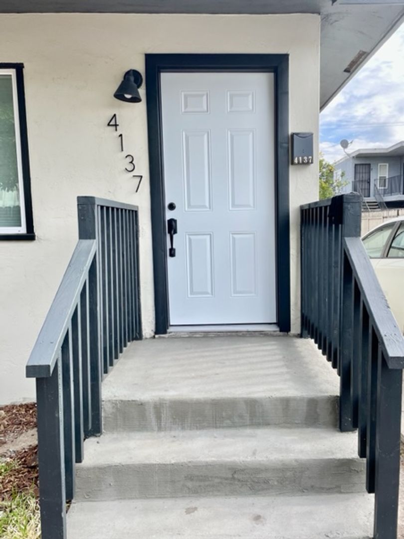San Diego Apartment: 4133-37 Van Dyke Ave