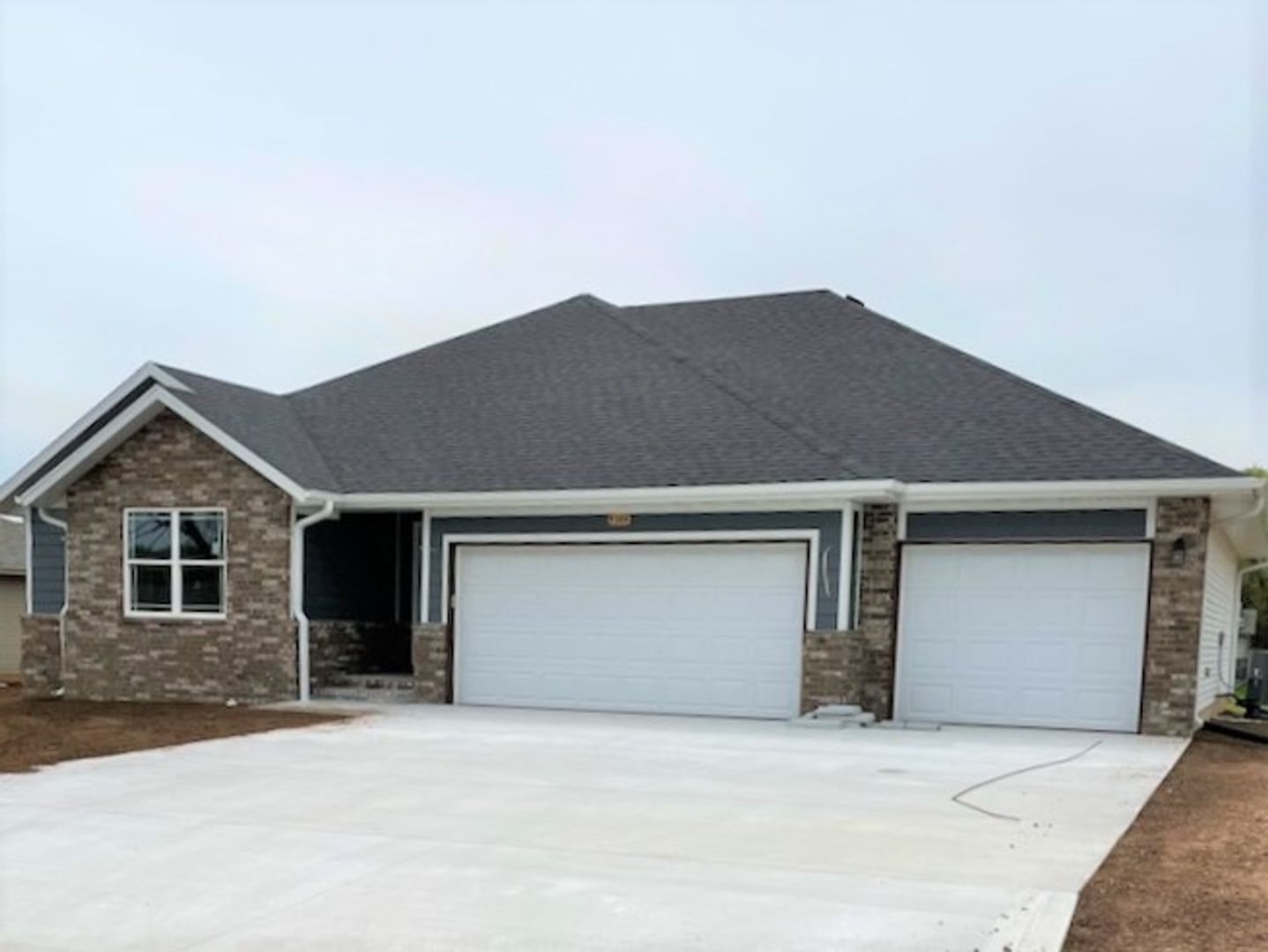 Springfield House: 4384 W Riley St