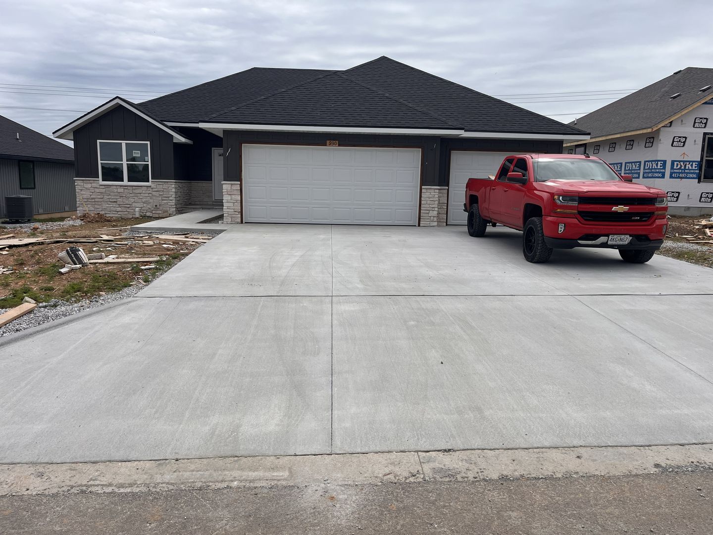 Nixa House: 930 S. Pindall Lane