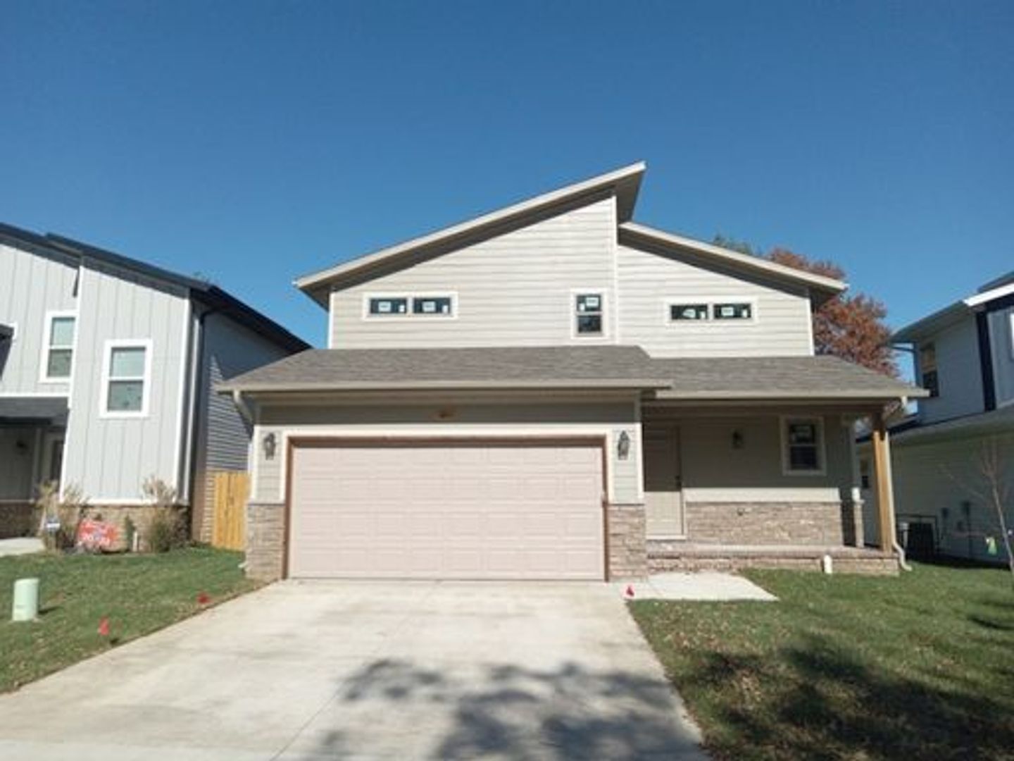 Springfield House: 1229 E. Paragon St.