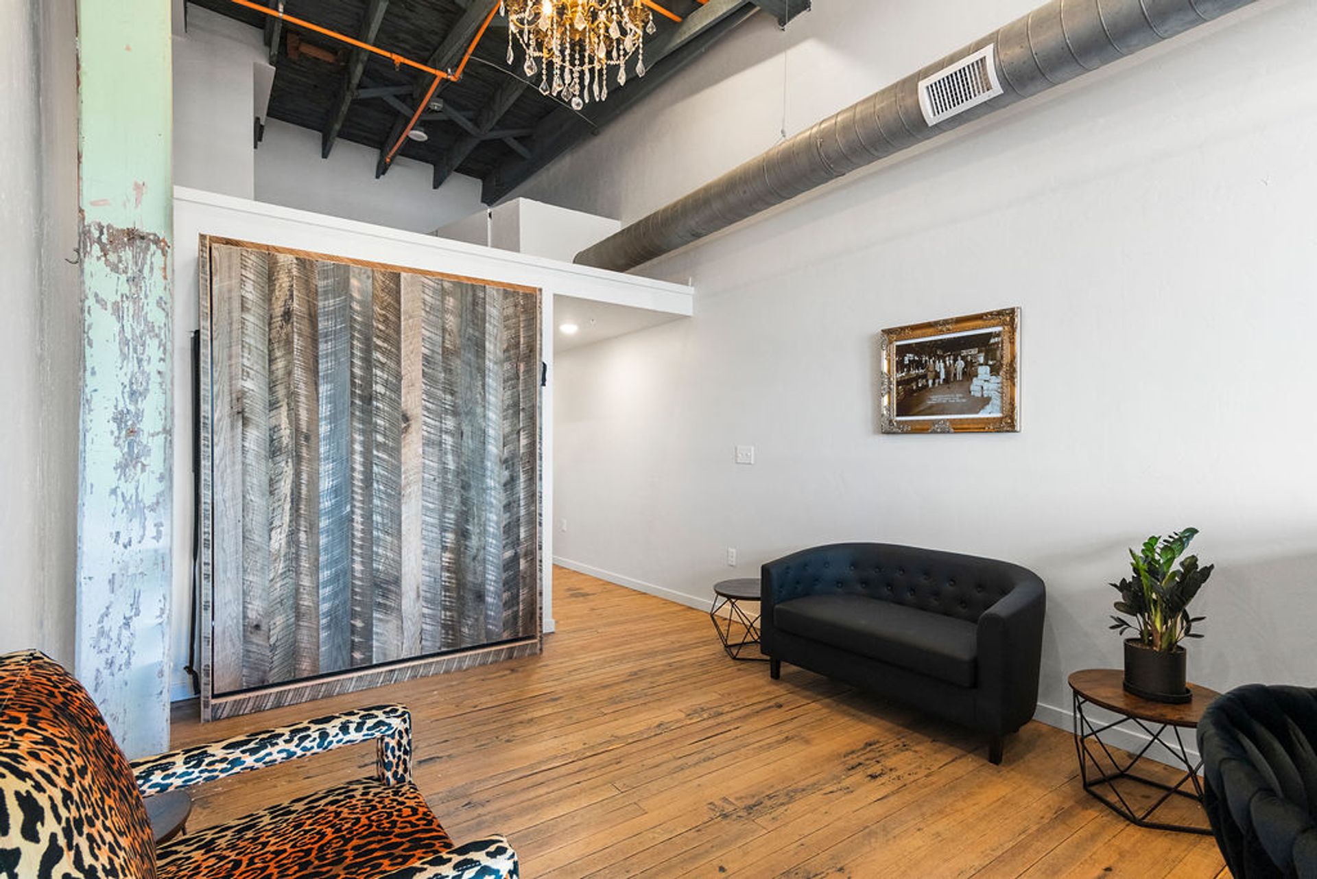 Springfield Apartment: 320 Walnut St.