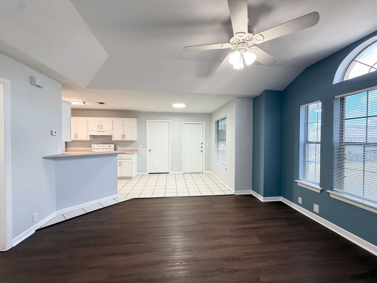 McAllen Apartment: 3100 N J St,