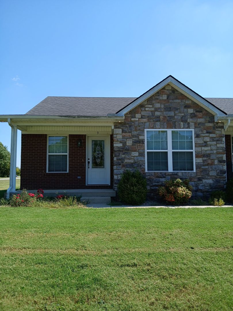 Bardstown Apartment: 1445 N 3rd