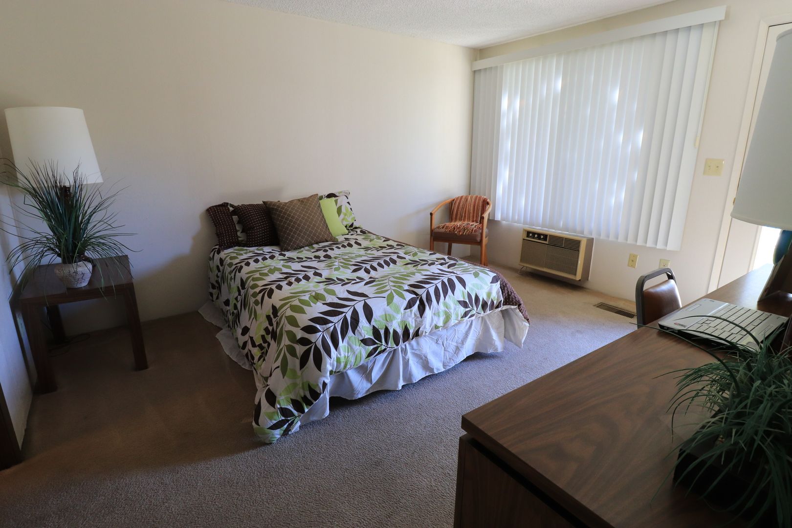 Reno Apartment: 1500 Valley Rd