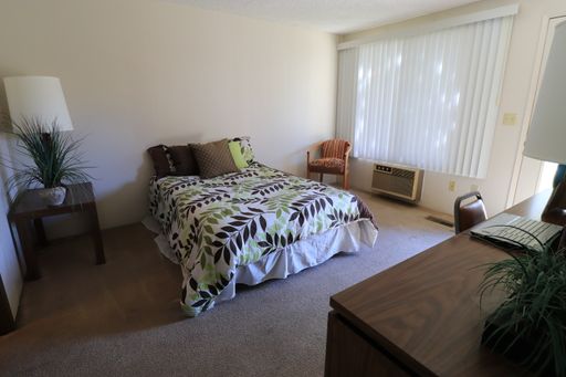 FURNISHED STUDIO