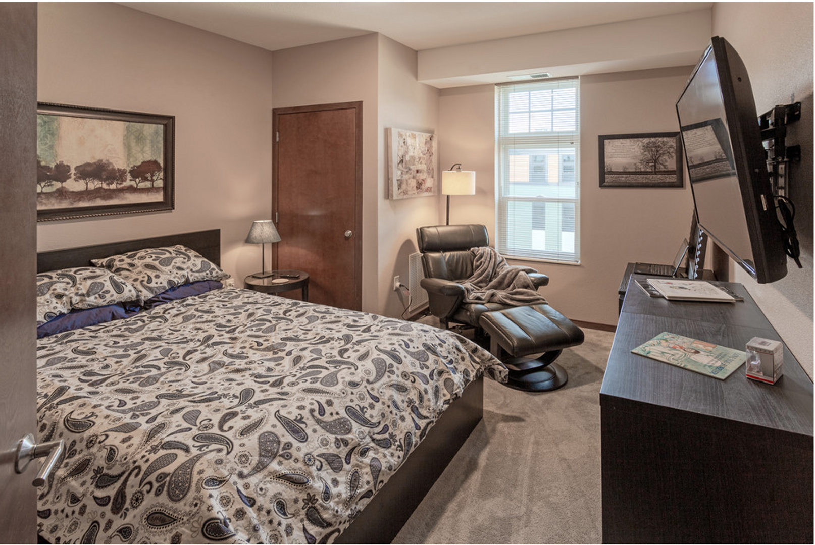 Saint Paul Apartment: 1880 Old Hudson Road
