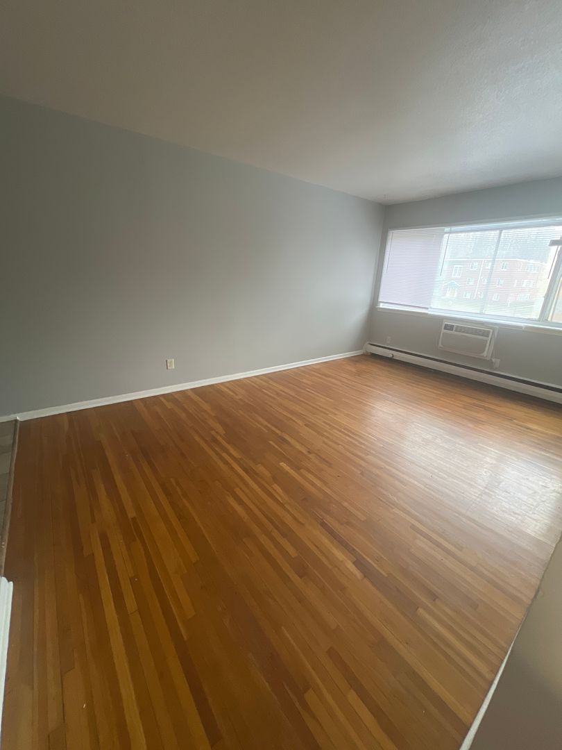 Saint Paul Apartment: 455 Maryland Avenue W