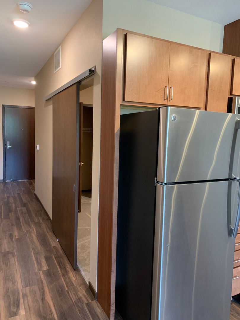 Saint Paul Apartment: 1880 Old Hudson Road