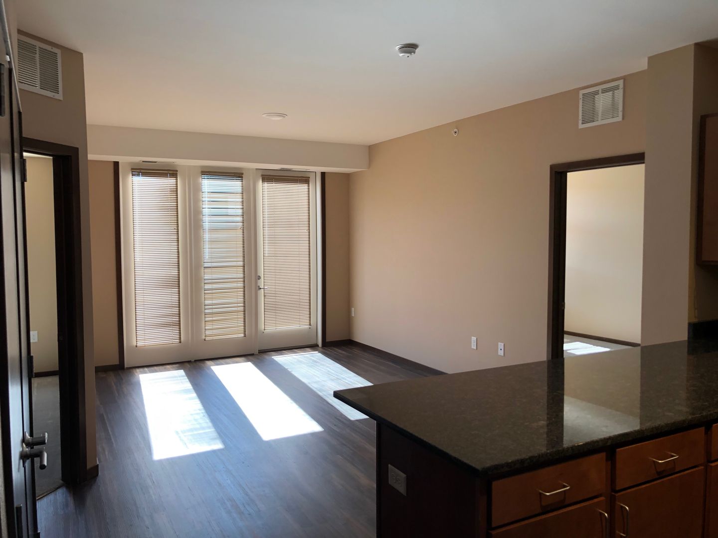 Saint Paul Apartment: 1880 Old Hudson Road