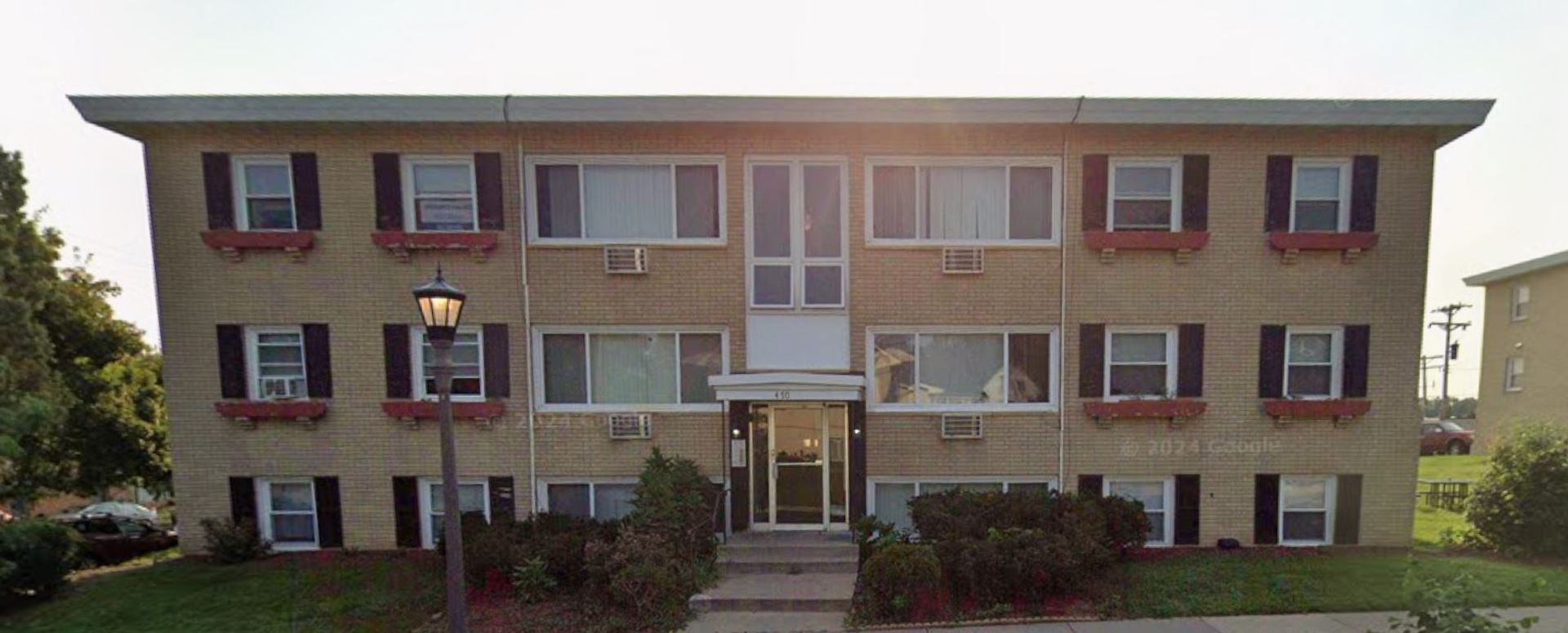 Saint Paul Apartment: 470 English Street