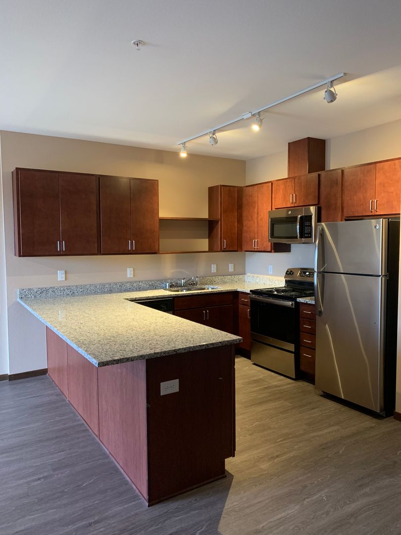 Saint Paul Apartment: 1880 Old Hudson Road