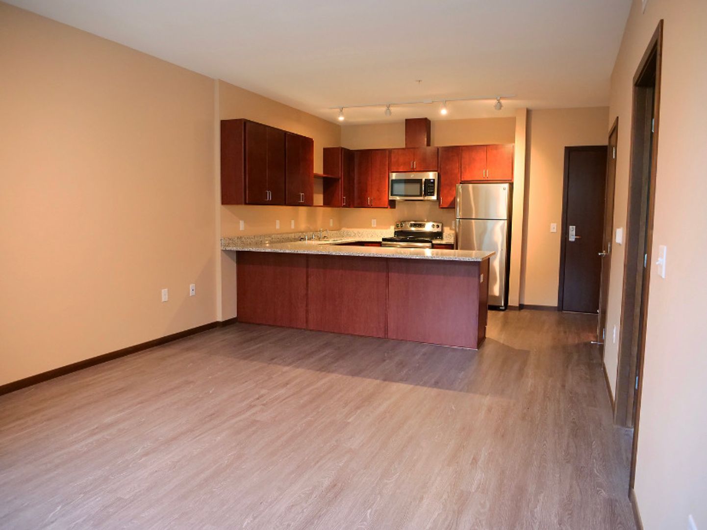 Saint Paul Apartment: 1880 Old Hudson Road