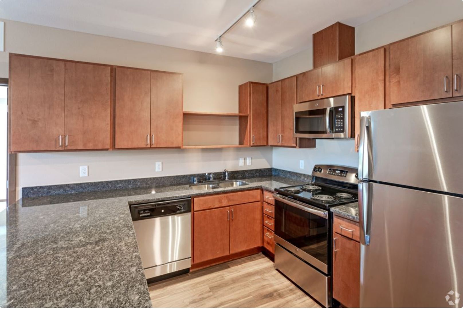 Saint Paul Apartment: 1880 Old Hudson Road