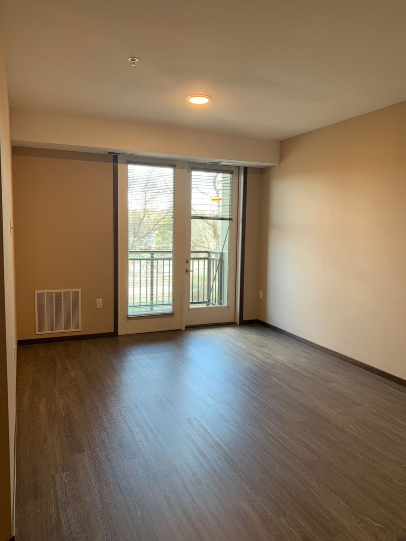 Saint Paul Apartment: 1880 Old Hudson Road