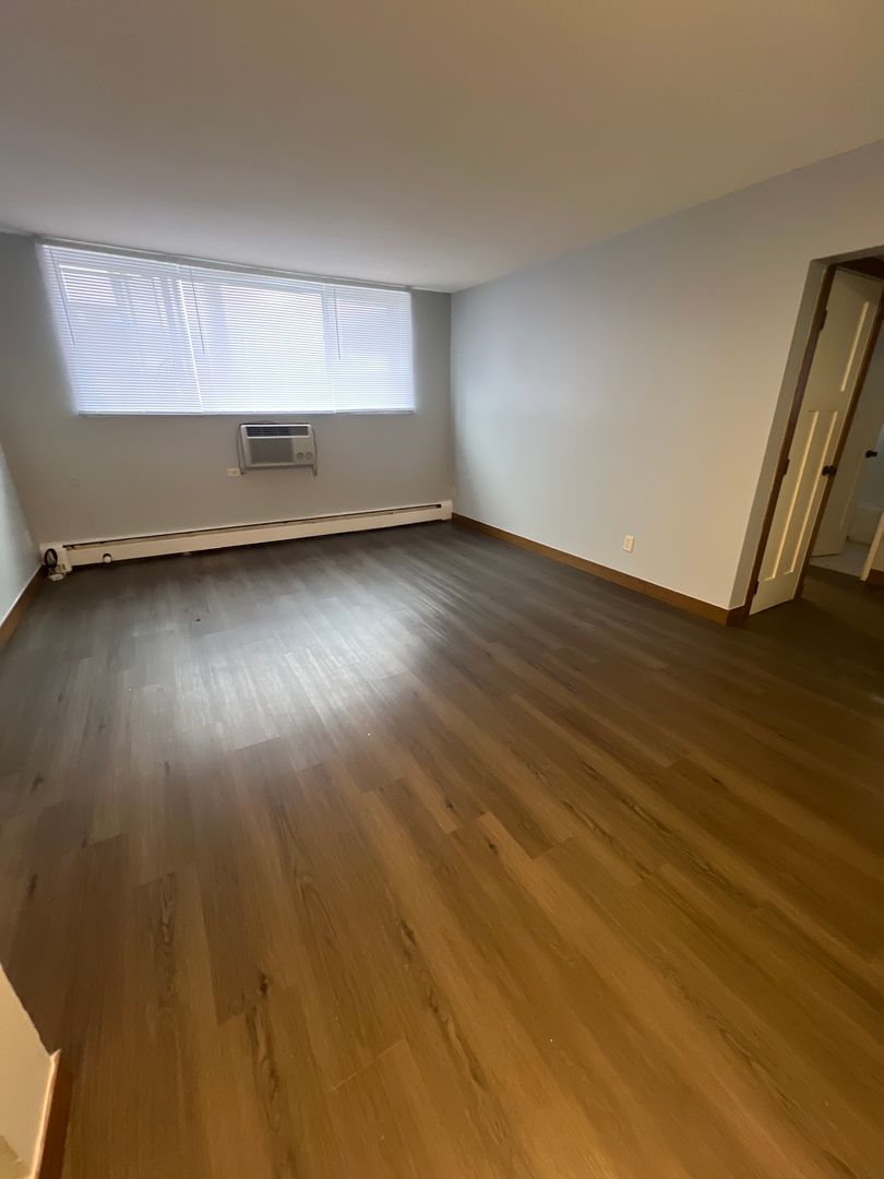 Saint Paul Apartment: 461 Maryland Avenue W