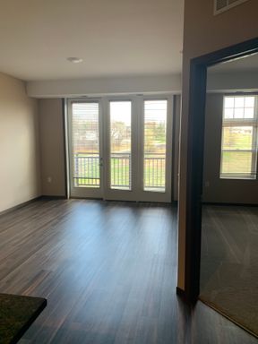 Hampton - Main Floor 1 Bdrm with Balcony – photo 1