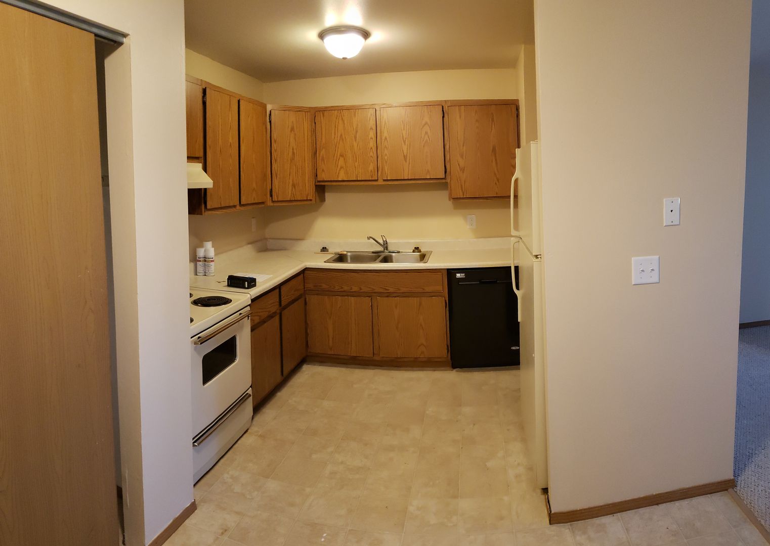 Seymour Apartment: 512 E Bronson Rd