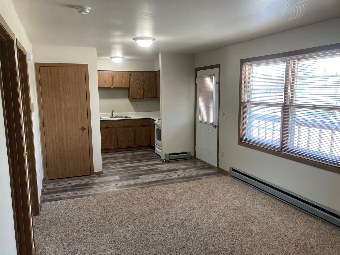 Seymour Apartment: 542 E Bronson Rd