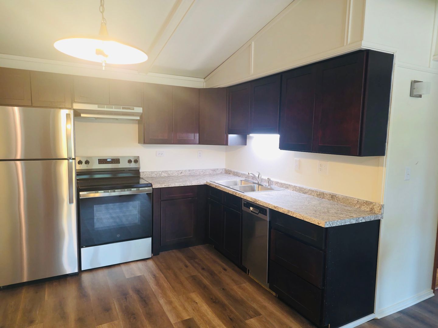 Seymour Apartment: 605 E. Pearl St