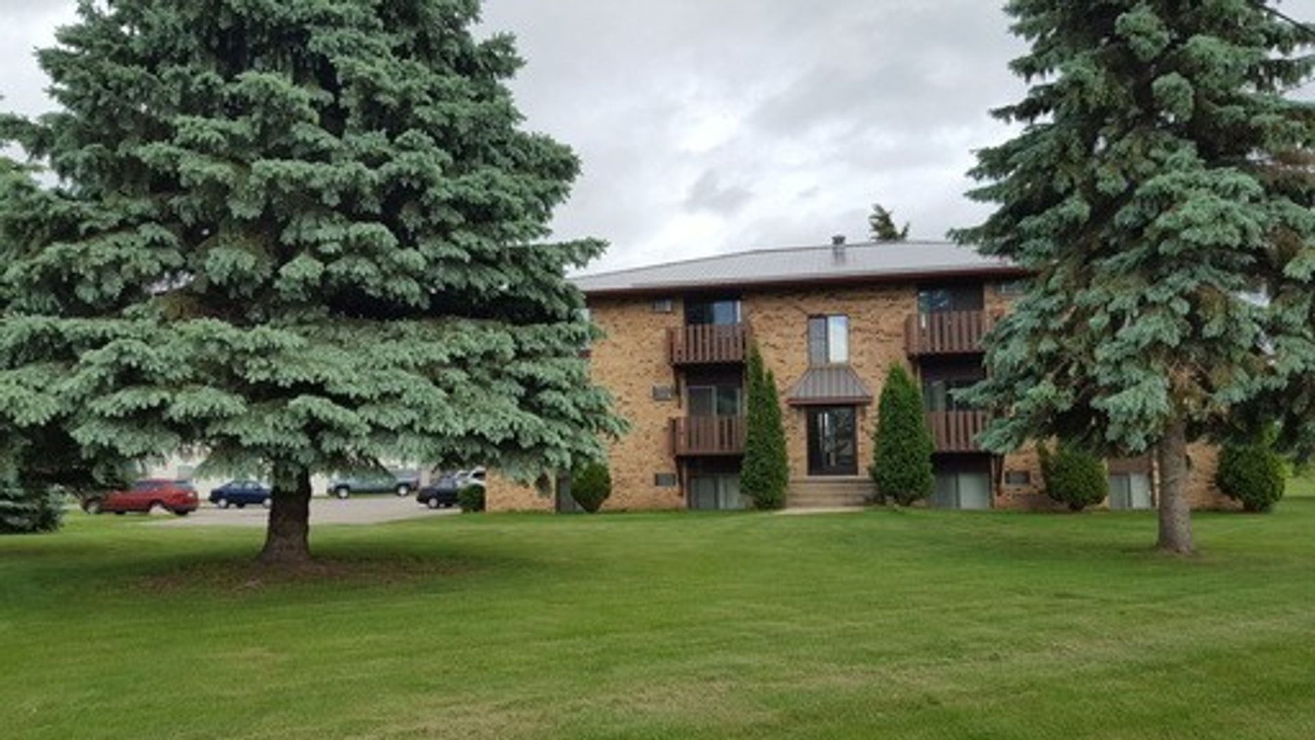 Seymour Apartment: 512 E Bronson Rd