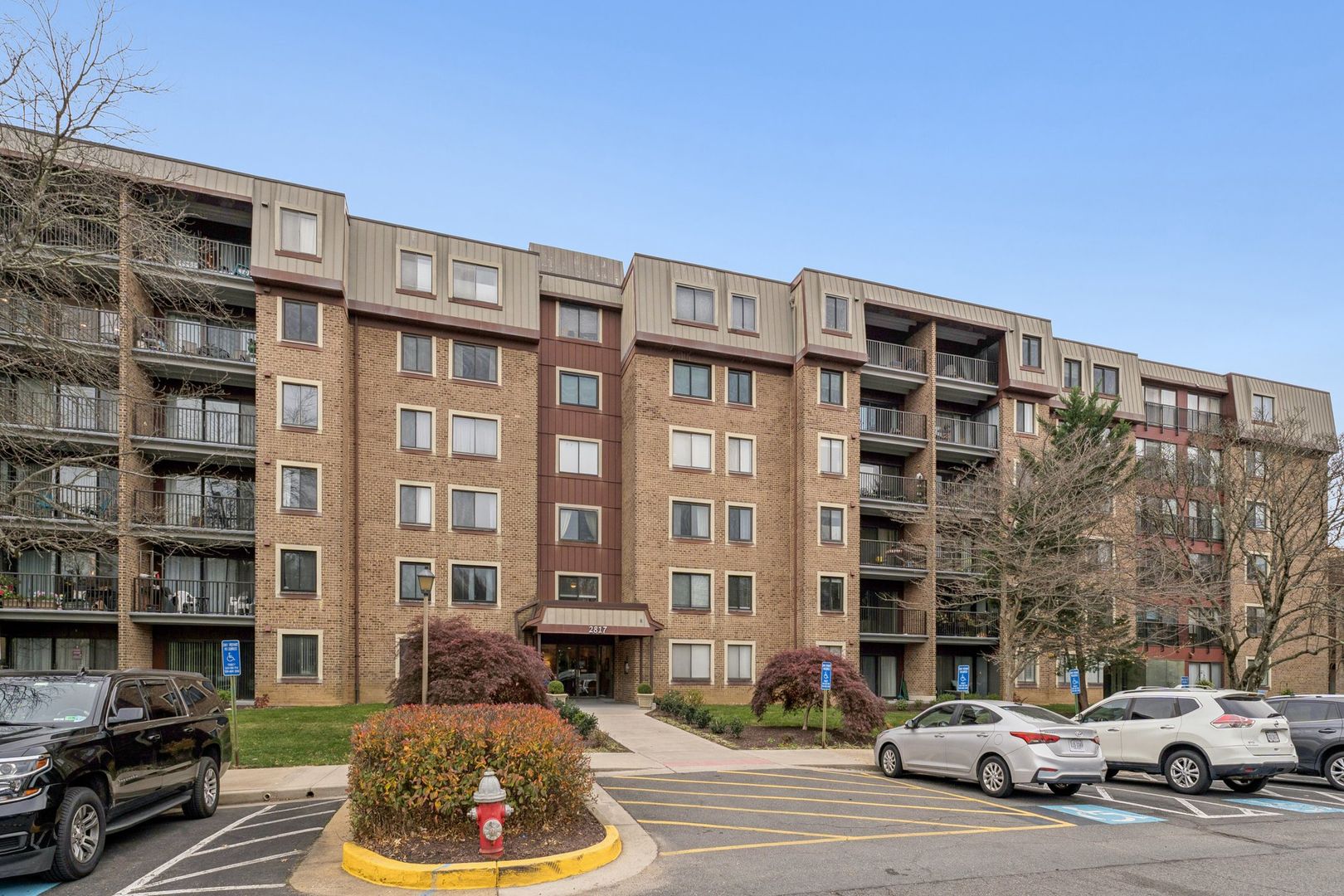 Oakton Condo: 2817 Jermantown Road