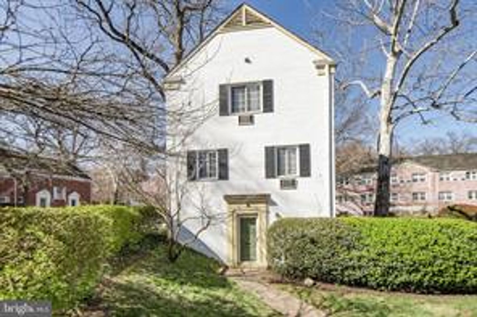 Alexandria House: 3313 Coryell Lane