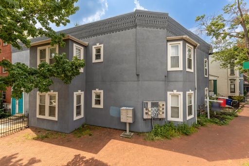 Live the city life on Florida Ave – photo 1