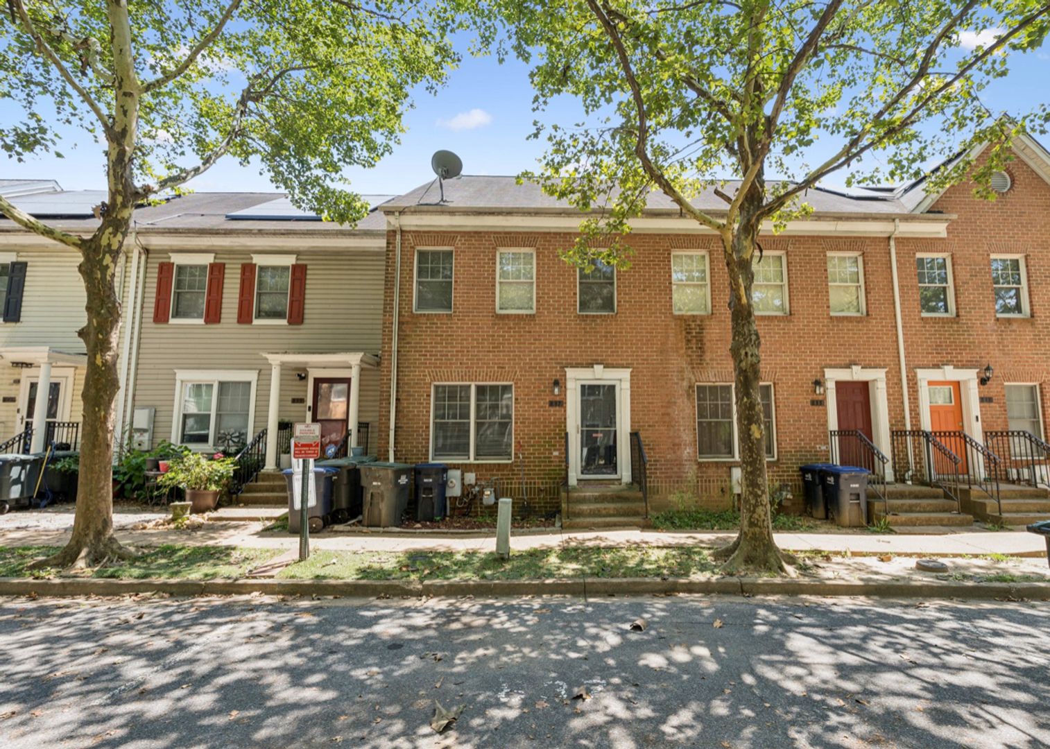 Washington House: 837 Hr Dr SE