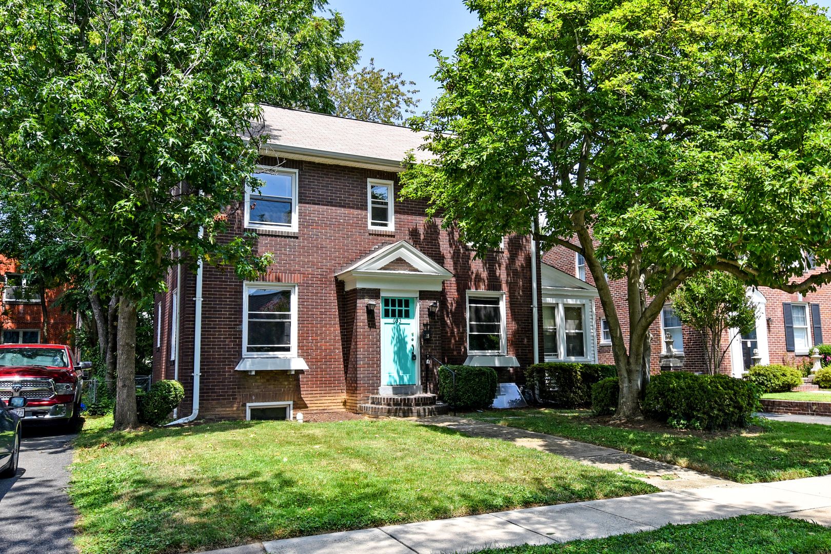 Arlington House: 633 24th Street S