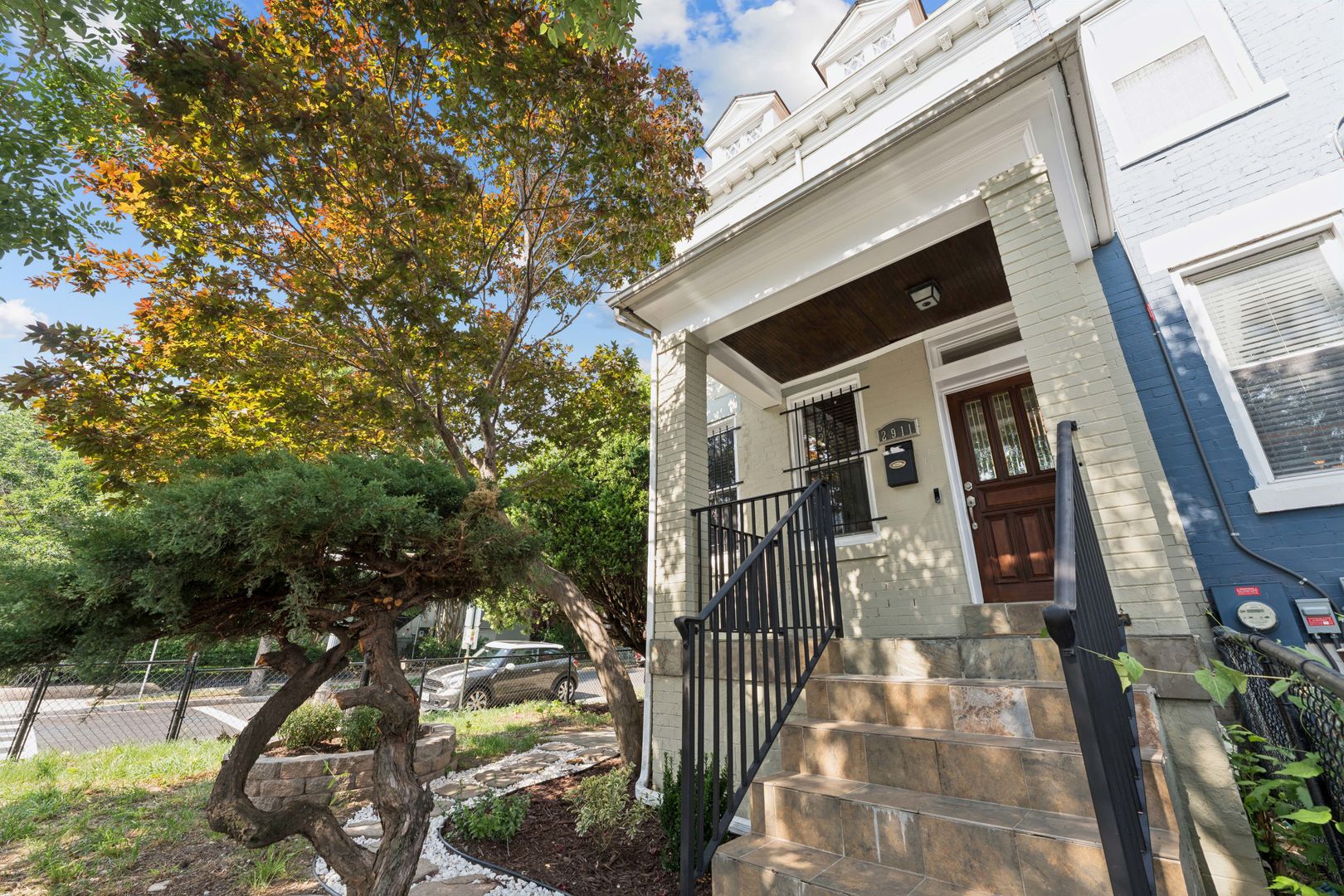 Washington House: 2911 Sherman Avenue NW