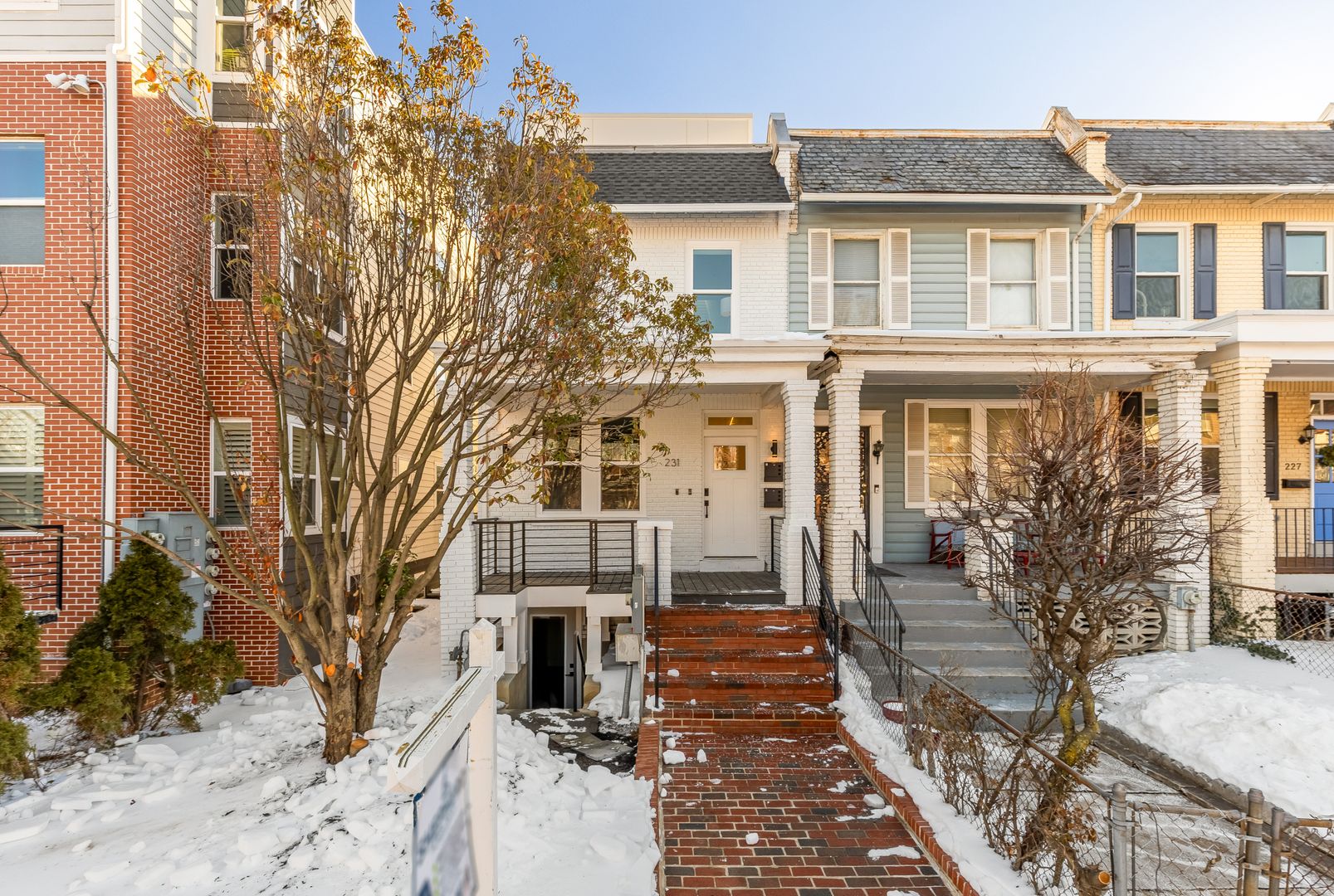 Washington DC Condo: 231 S St NE #1