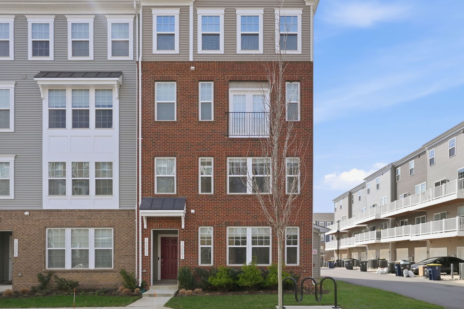 Lanham Condo: 10501 John Glenn St.