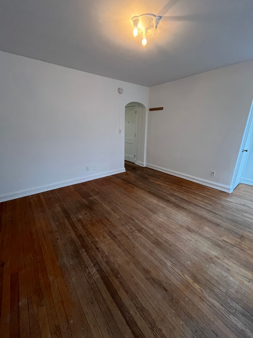 Washington Condo: 4034 7th Street NE