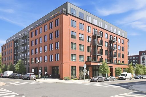 Lovely Condo at Parks at Walter Reed, Beautiful Building, Whole Foods, Gym, More! – photo 1